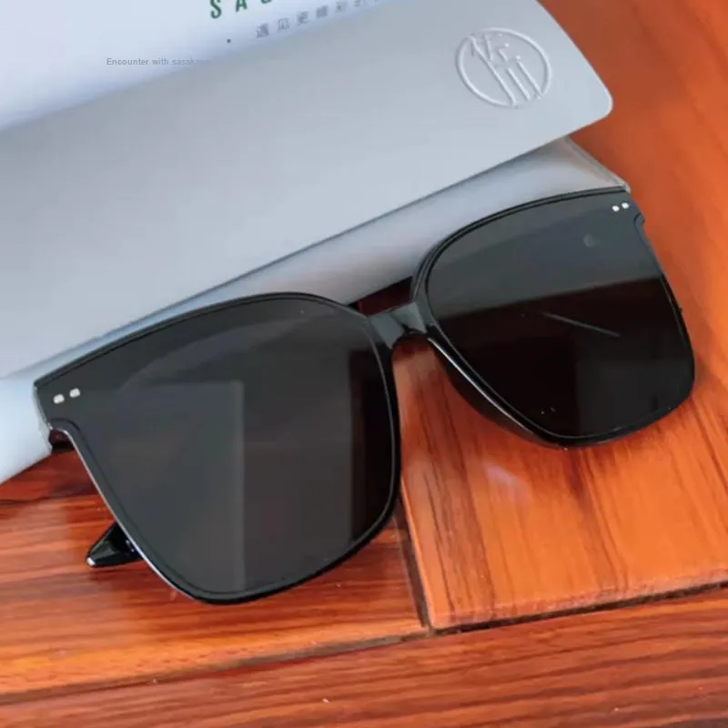 Sagawa Irregular Shape Sunglasses Unisex-2