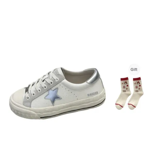 Shougu Coverage Low Top Skateboard Shoes Women's